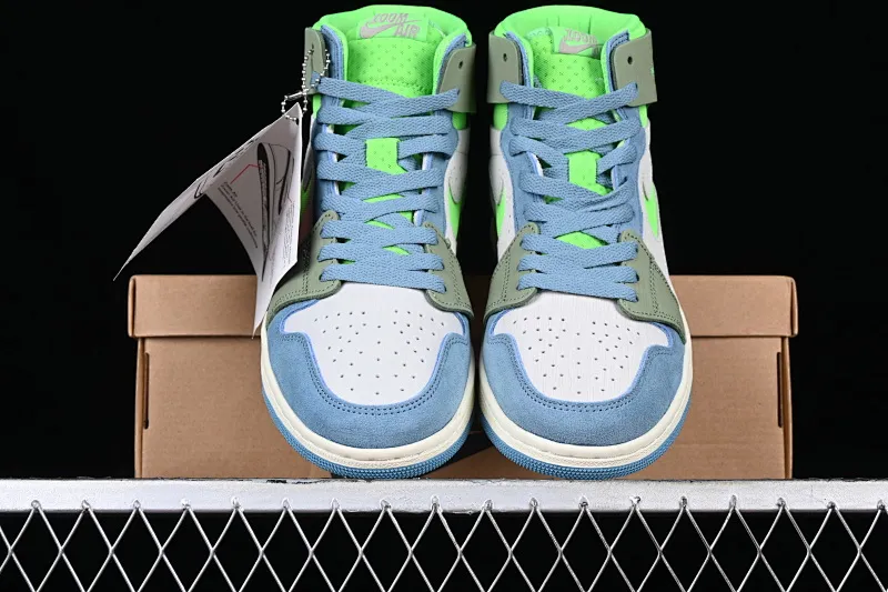 All categories Air Jordan Jordan series basketball shoes Air Jordan 1 High Air Jordan 1 Zoom CMFT AJ1 Joe 1 blue and green color matching DV1305-433